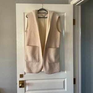 Joie cream colored women’s hooded vest, M